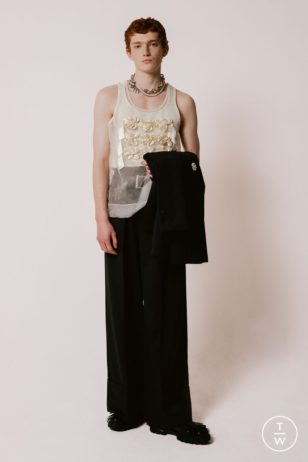 Fashion Week London Fall/Winter 2025 look 4 from the Simone Rocha collection menswear