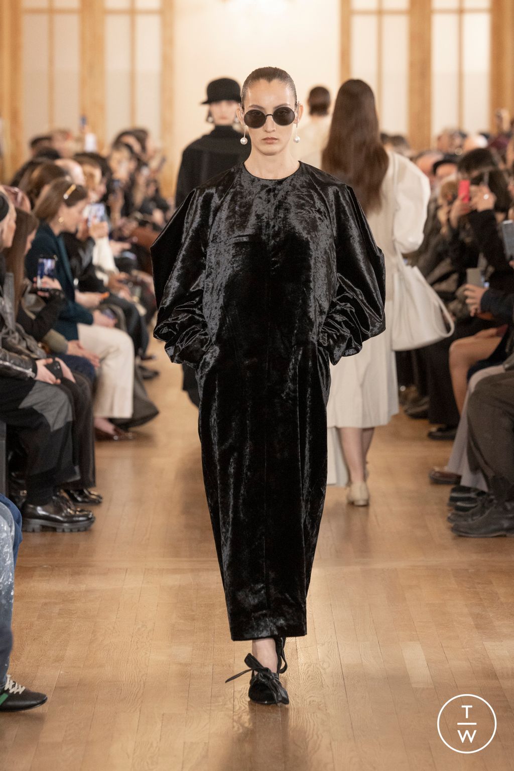 Fashion Week Paris Fall/Winter 2026 look 4 from the Uma Wang collection 女装