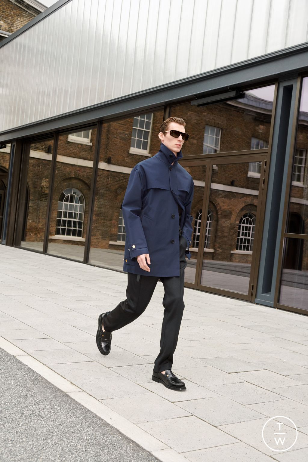 Fashion Week London Spring/Summer 2023 look 4 from the Dunhill collection menswear