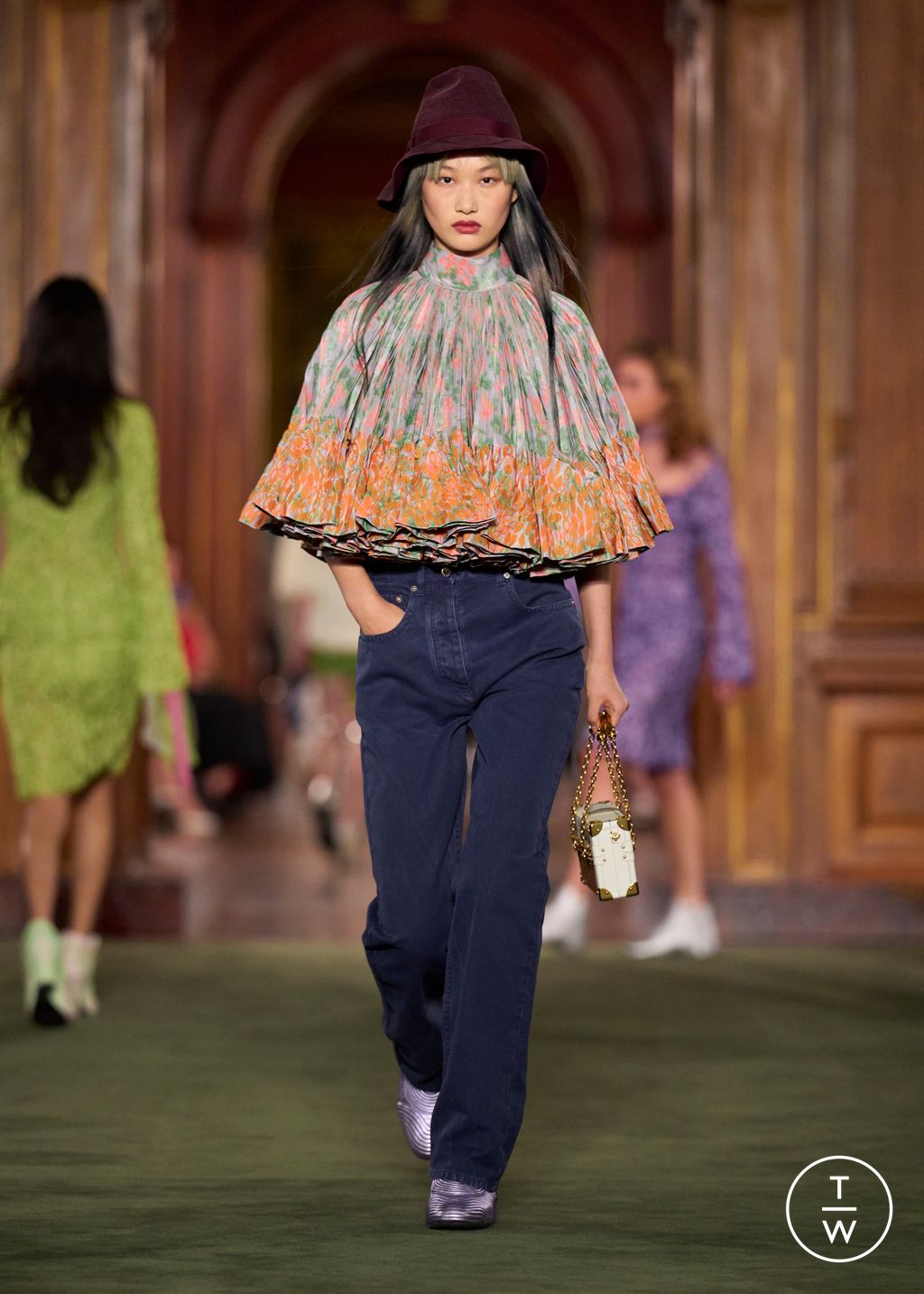 Fashion Week Paris Resort 2027 look 40 from the Louis Vuitton collection womenswear