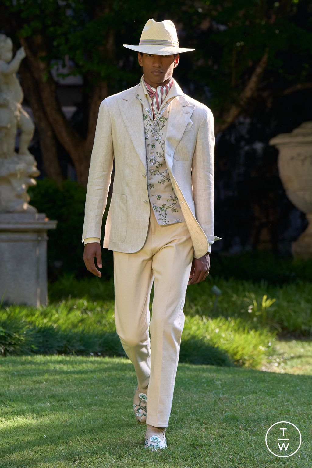 Fashion Week Milan Spring/Summer 2026 look 41 from the Dunhill collection menswear