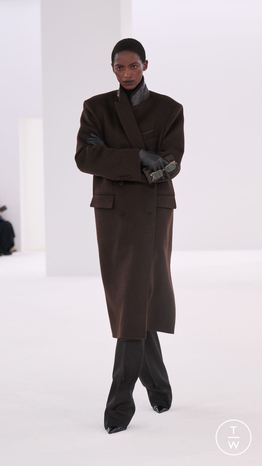 Fashion Week Paris Fall/Winter 2026 look 39 from the Tom Ford collection womenswear