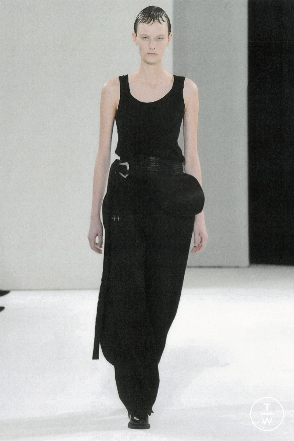 Fashion Week Paris Spring/Summer 2024 look 42 from the Heliot Emil collection 女装