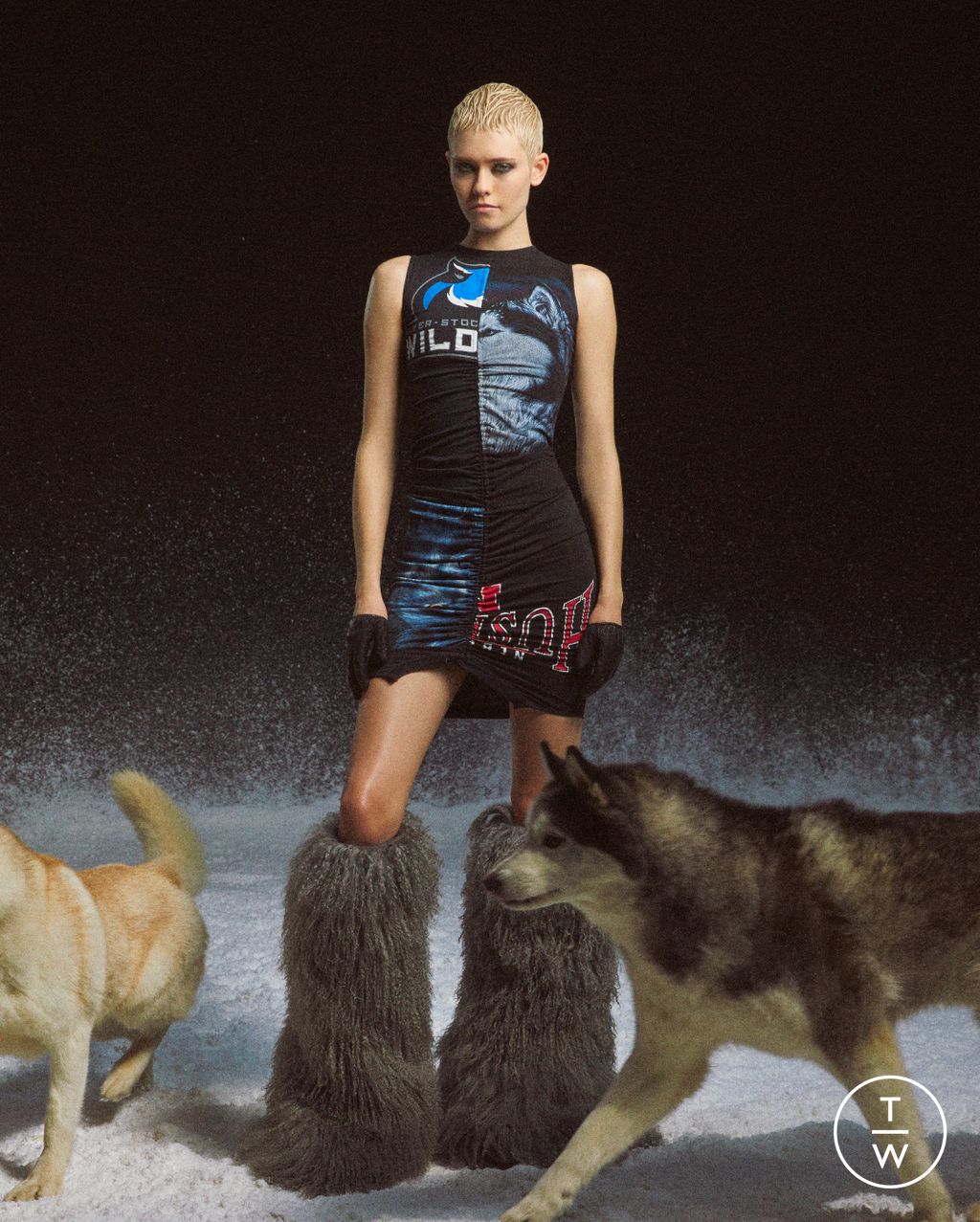 Fashion Week London Pre-Fall 2023 look 42 from the David Koma collection womenswear