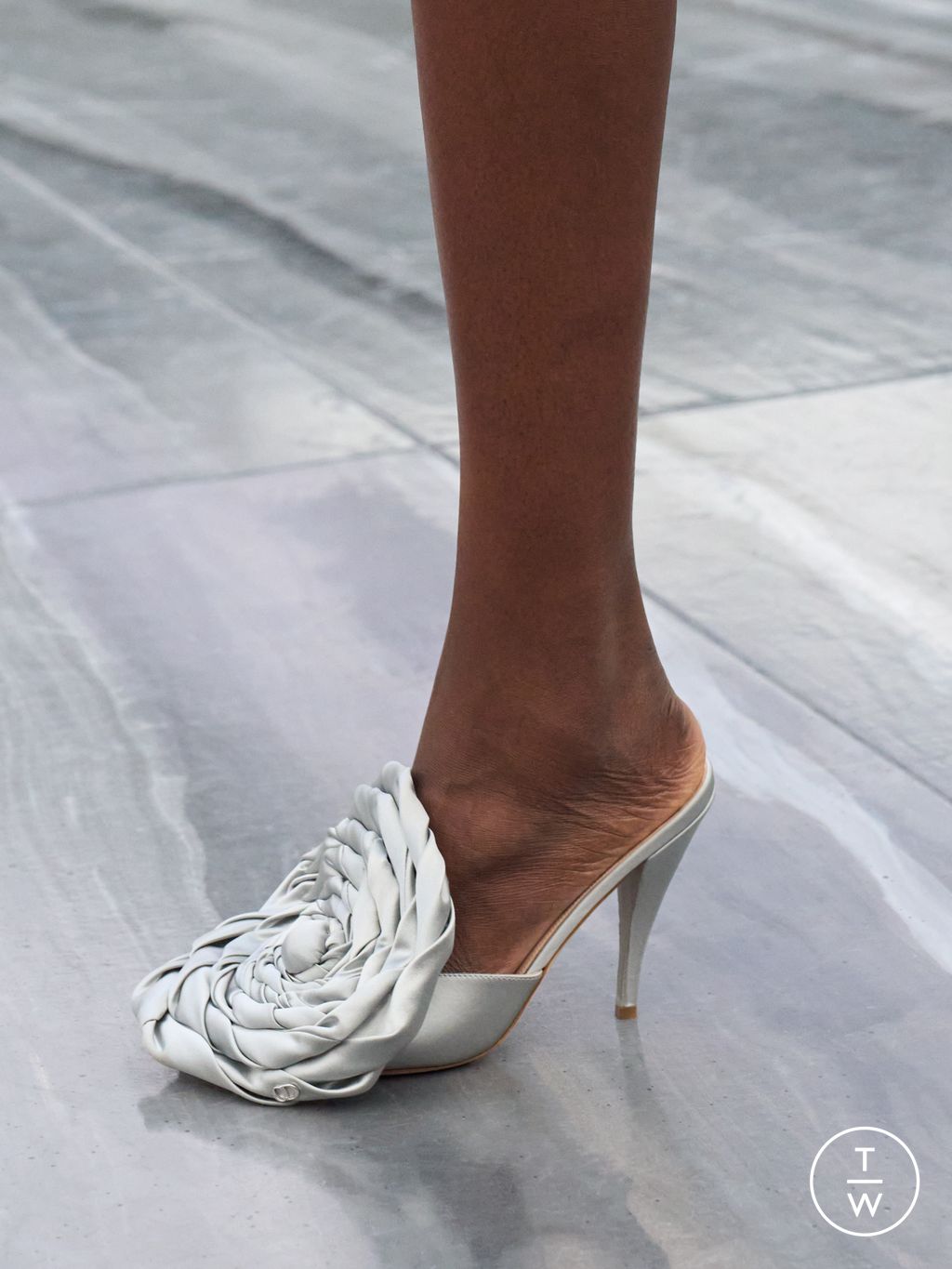 Fashion Week Paris Spring/Summer 2026 look 42 from the Dior collection womenswear accessories