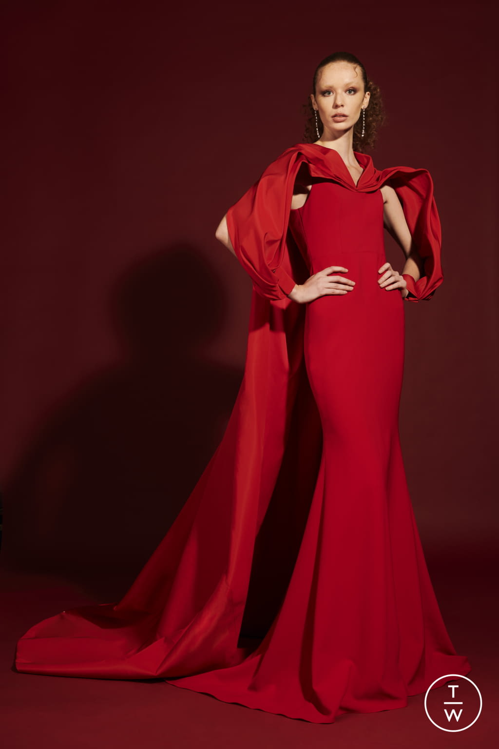 Fashion Week New York Pre-Fall 2022 look 42 from the Christian Siriano collection 女装