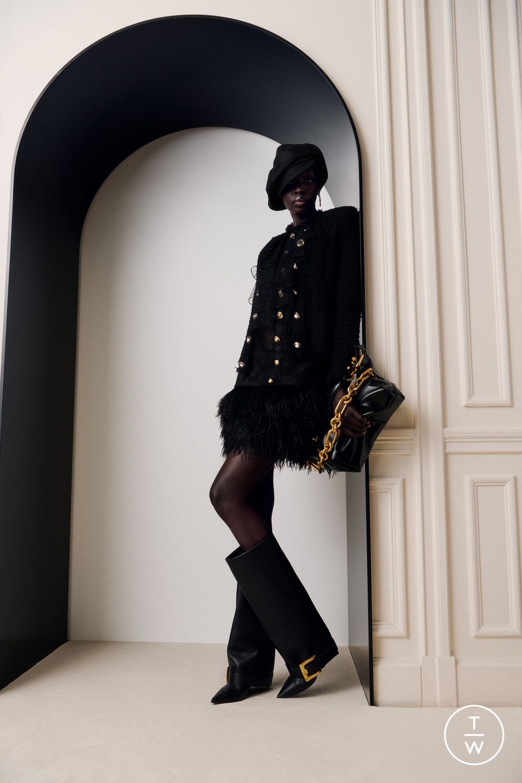 Fashion Week Paris Pre-Fall 2025 look 38 from the Balmain collection 女装