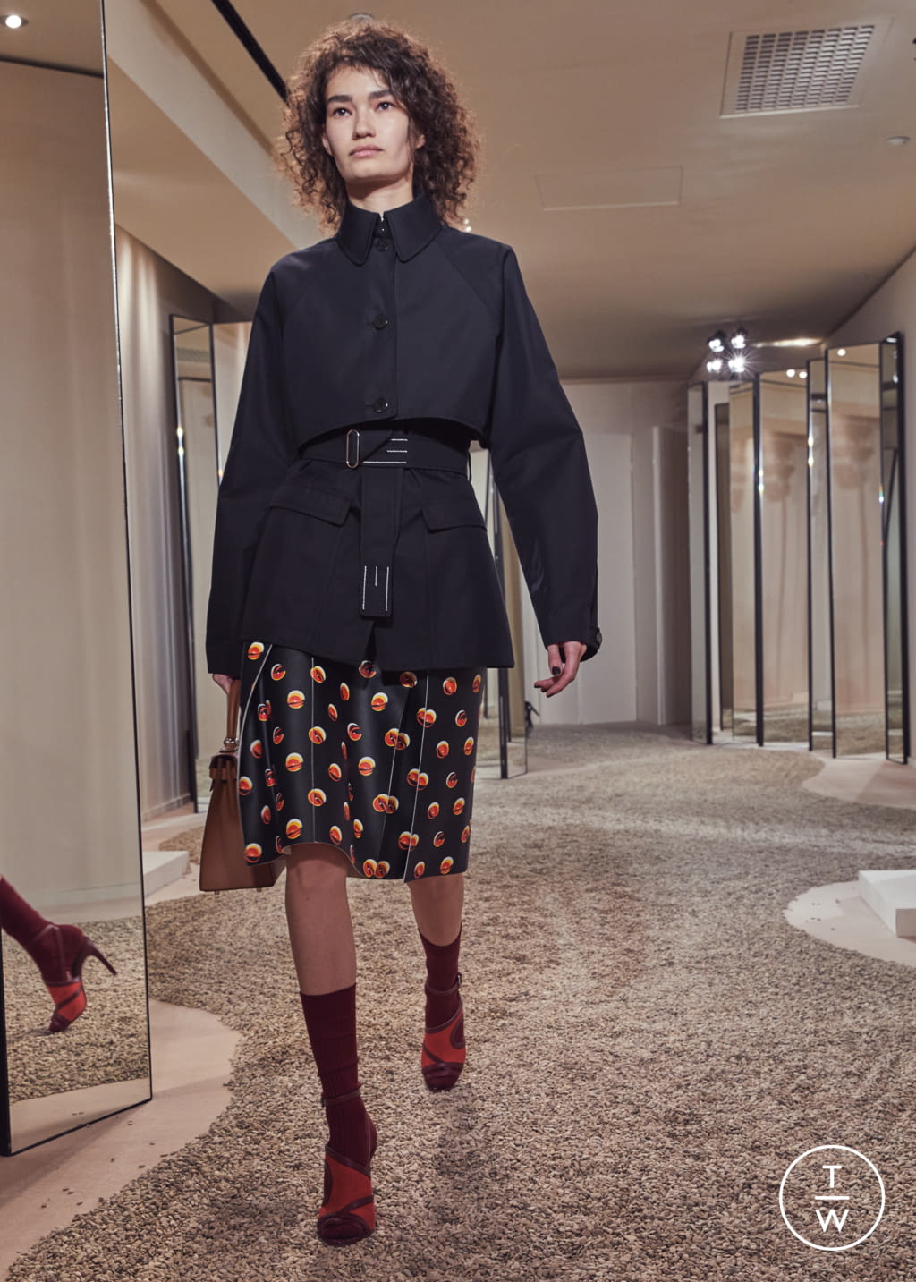 Fashion Week Paris Resort 2018 look 43 from the Hermès collection womenswear