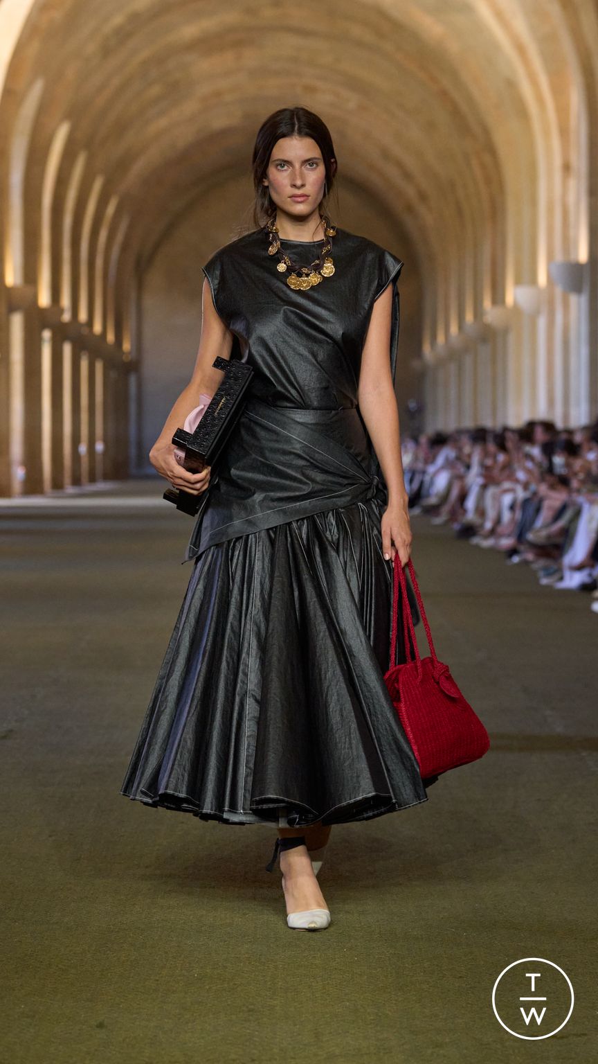 Fashion Week Paris Spring/Summer 2026 look 44 de la collection Jacquemus menswear