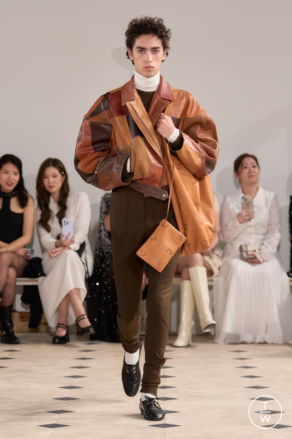 Fashion Week Paris Spring/Summer 2026 look 44 from the Celine collection menswear