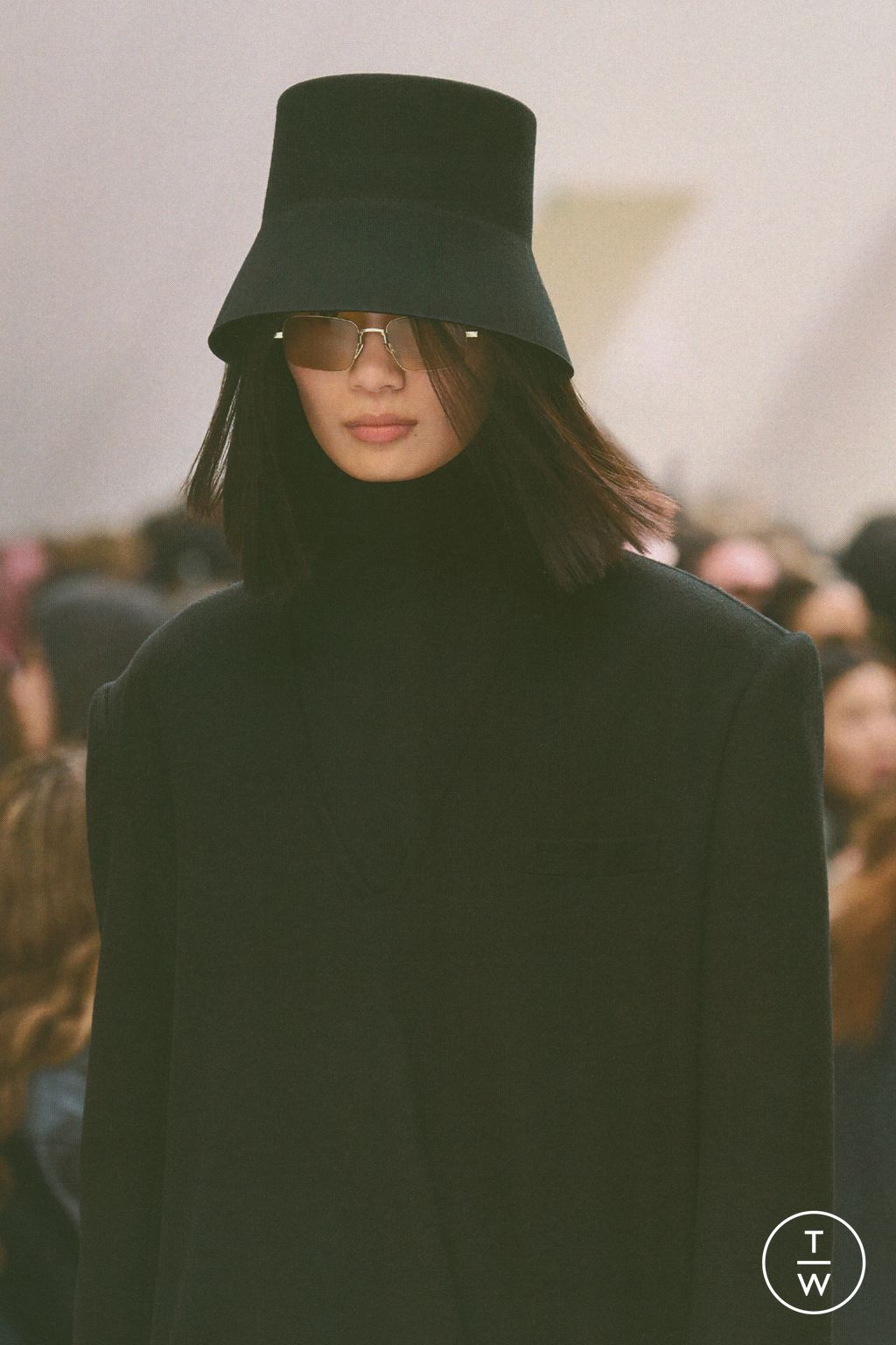 Fashion Week Paris Fall/Winter 2026 look 60 from the Celine collection womenswear accessories