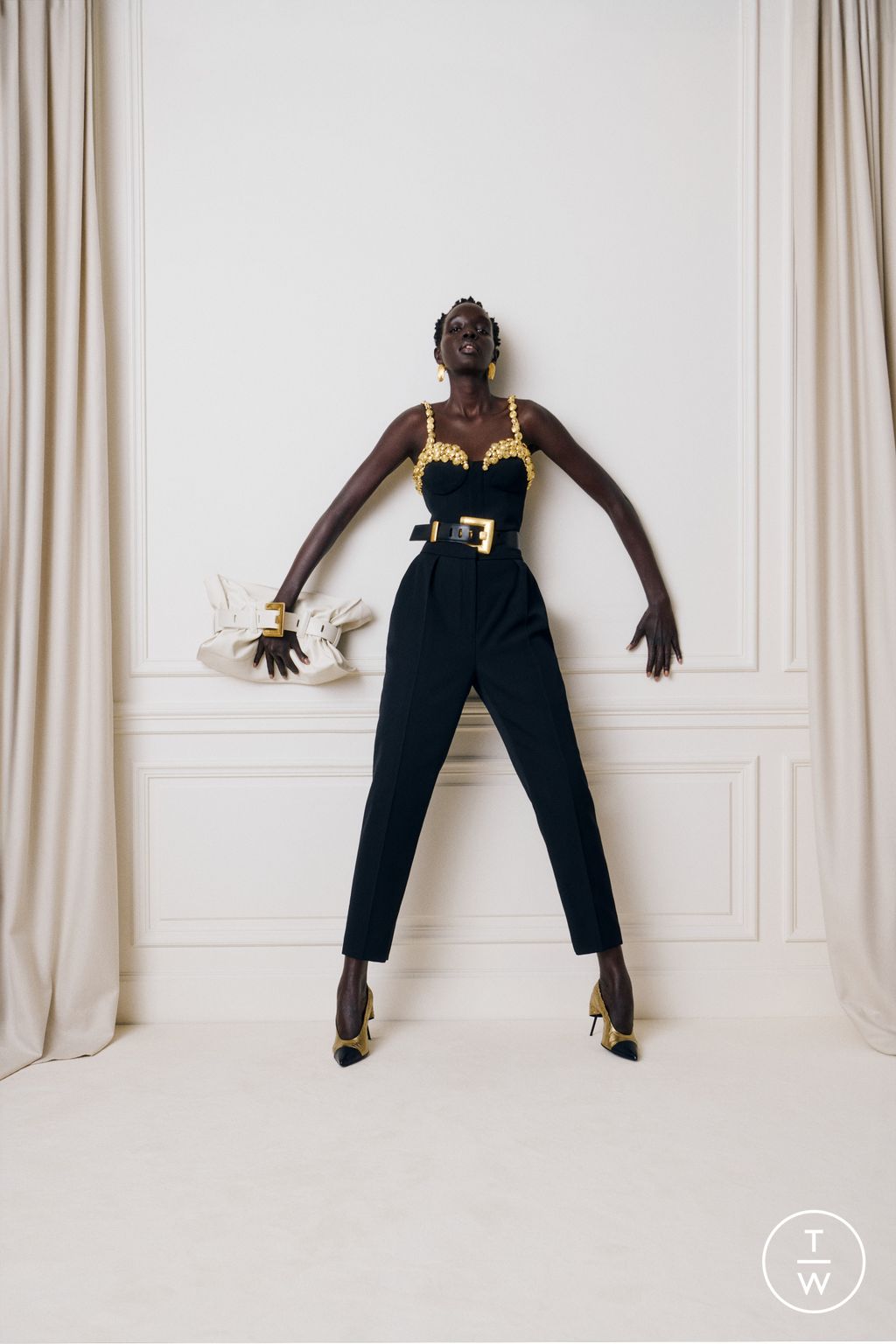 Fashion Week Paris Pre-Fall 2025 look 40 from the Balmain collection womenswear