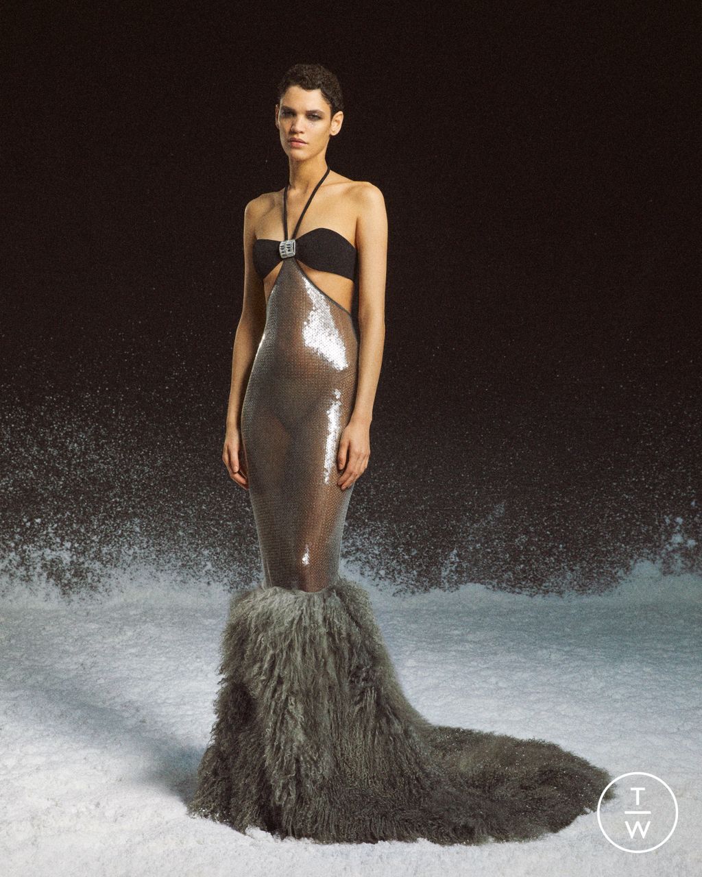 Fashion Week London Pre-Fall 2023 look 46 from the David Koma collection womenswear