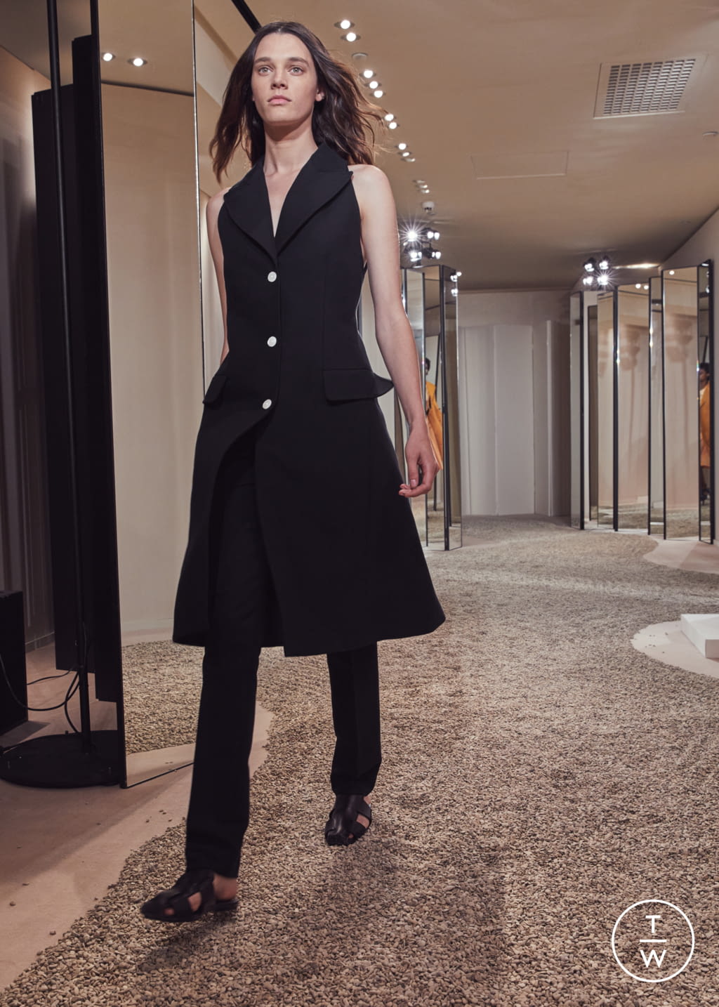 Fashion Week Paris Resort 2018 look 46 from the Hermès collection womenswear