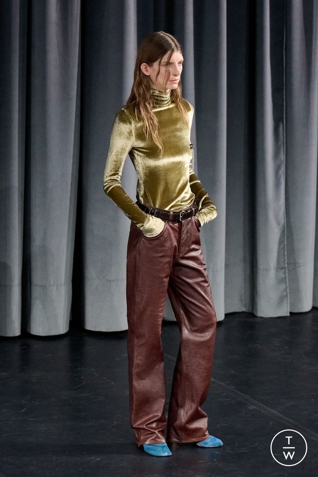 Fashion Week Paris Fall/Winter 2026 look 46 from the Lemaire collection menswear