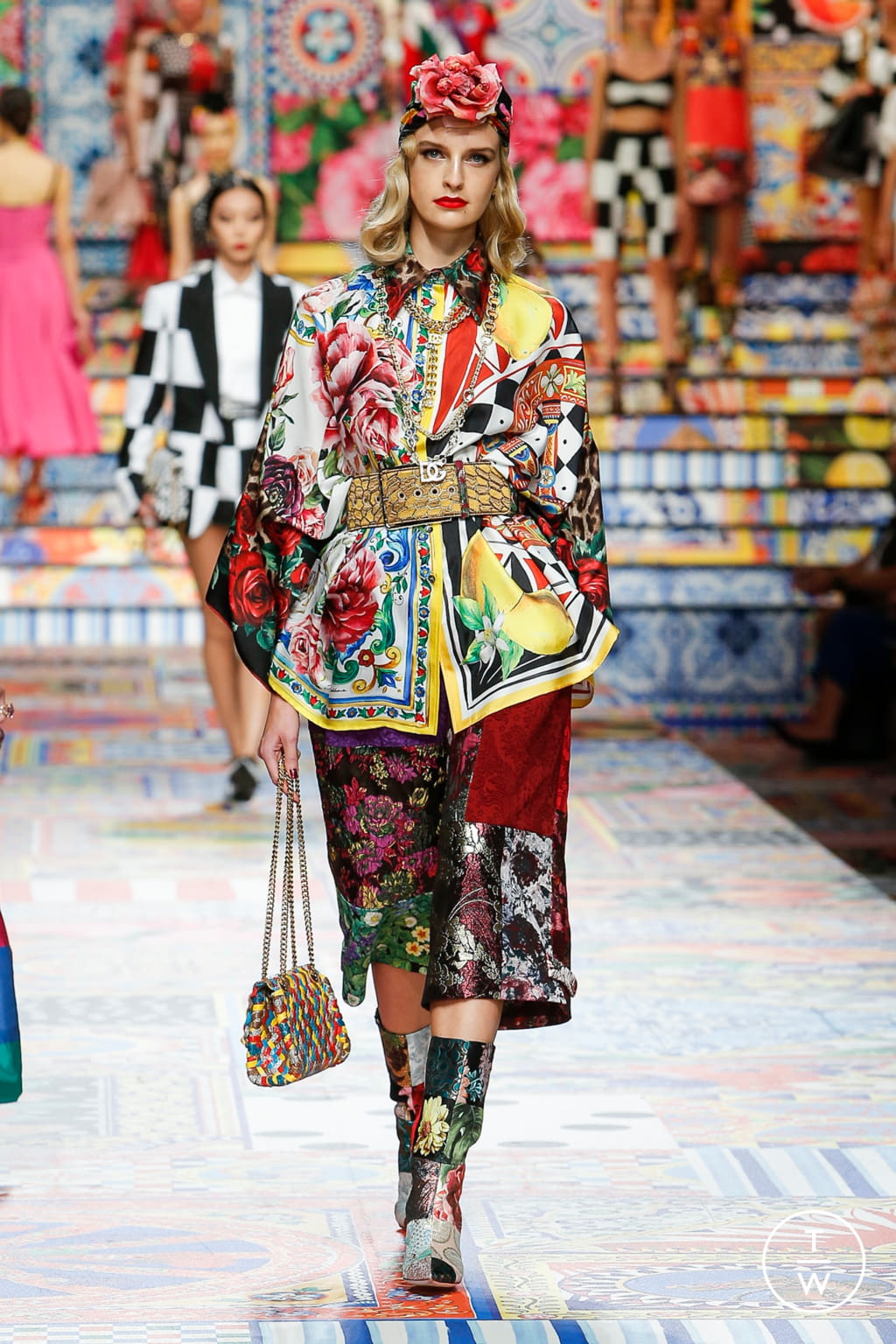Fashion Week Milan Spring/Summer 2021 look 47 from the Dolce & Gabbana collection womenswear