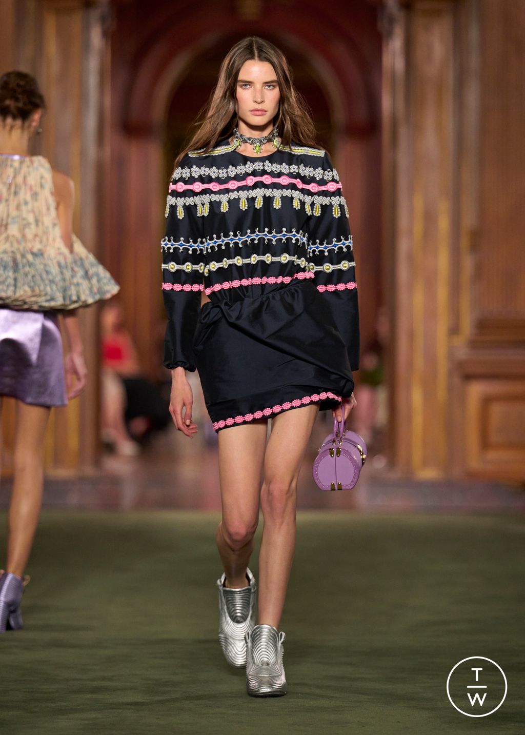 Fashion Week Paris Resort 2027 look 47 from the Louis Vuitton collection 女装