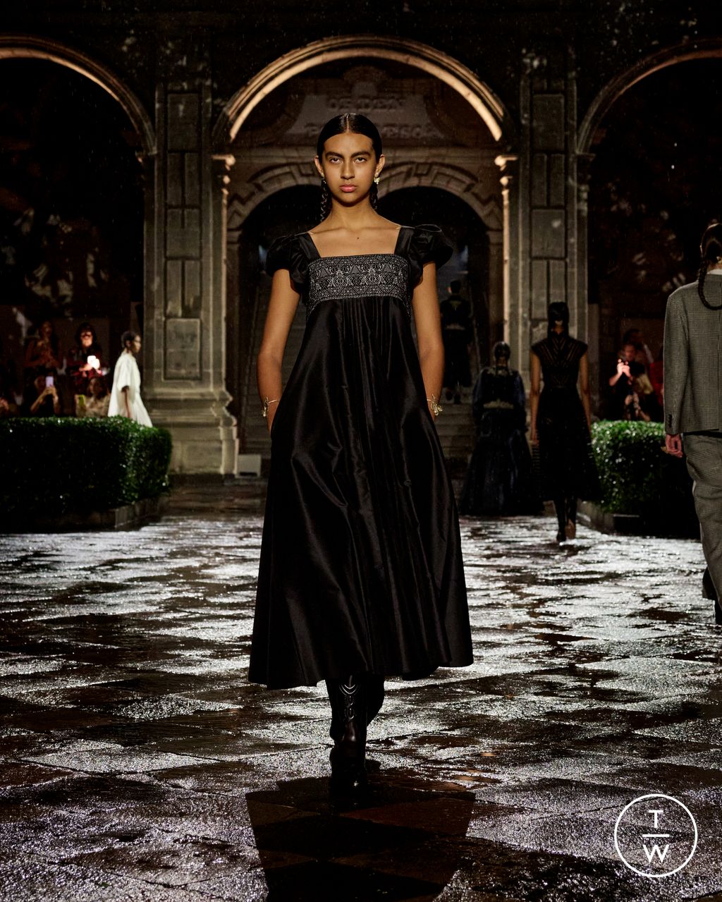 Fashion Week Paris Resort 2024 look 47 de la collection Christian Dior womenswear