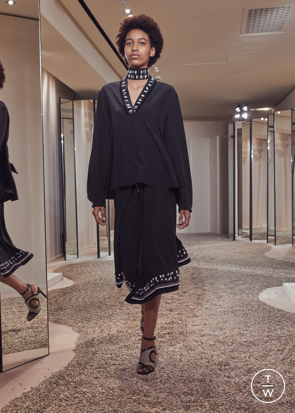 Fashion Week Paris Resort 2018 look 47 from the Hermès collection womenswear