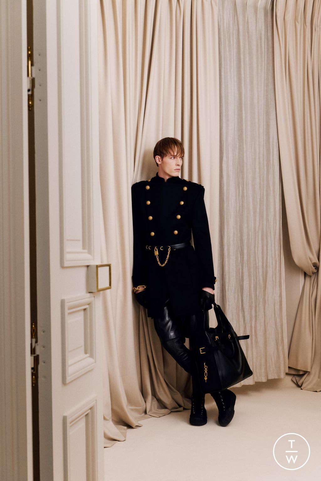 Fashion Week Paris Pre-Fall 2025 look 47 de la collection Balmain menswear