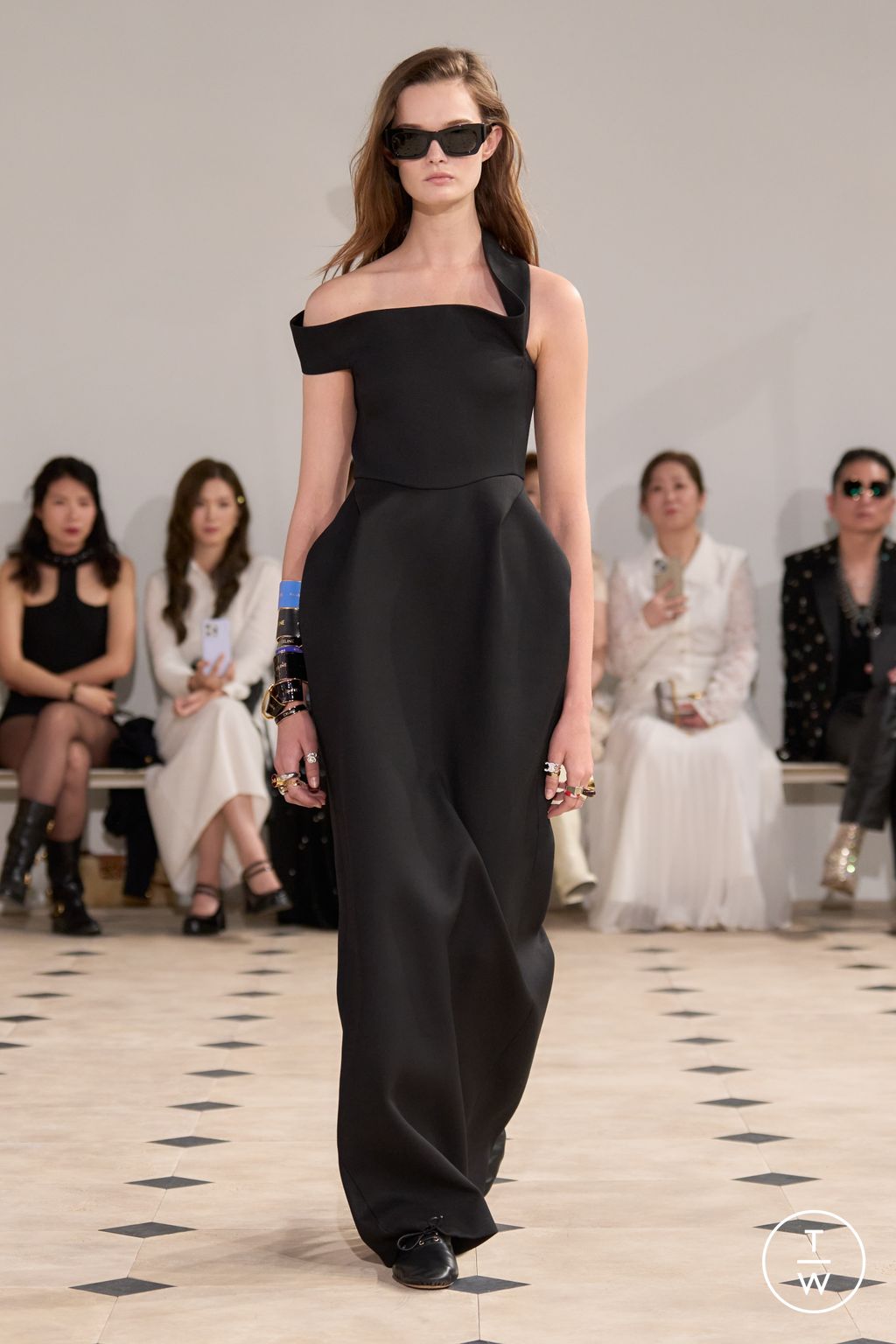 Fashion Week Paris Spring/Summer 2026 look 48 from the Celine collection 男装