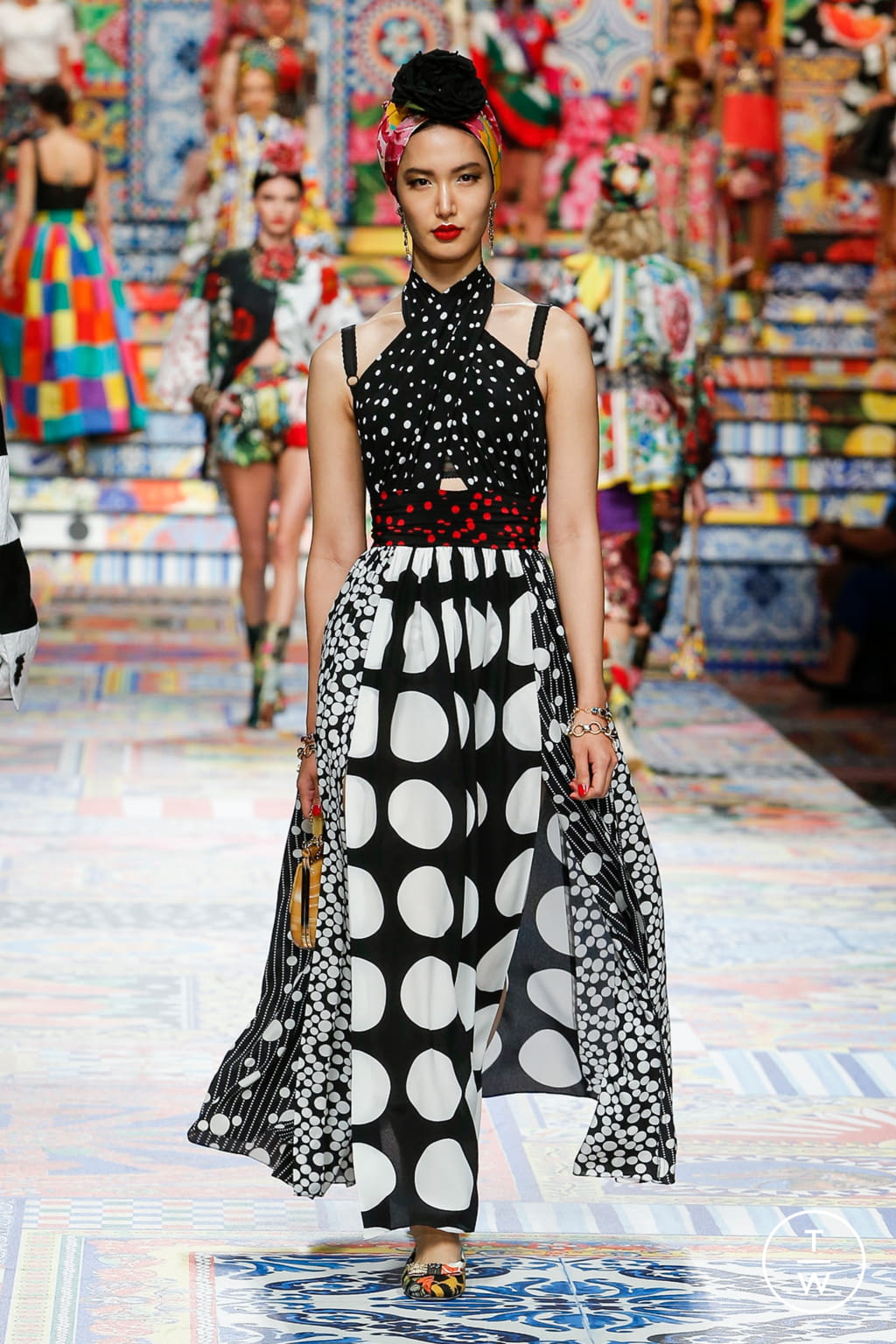 Fashion Week Milan Spring/Summer 2021 look 49 from the Dolce & Gabbana collection womenswear
