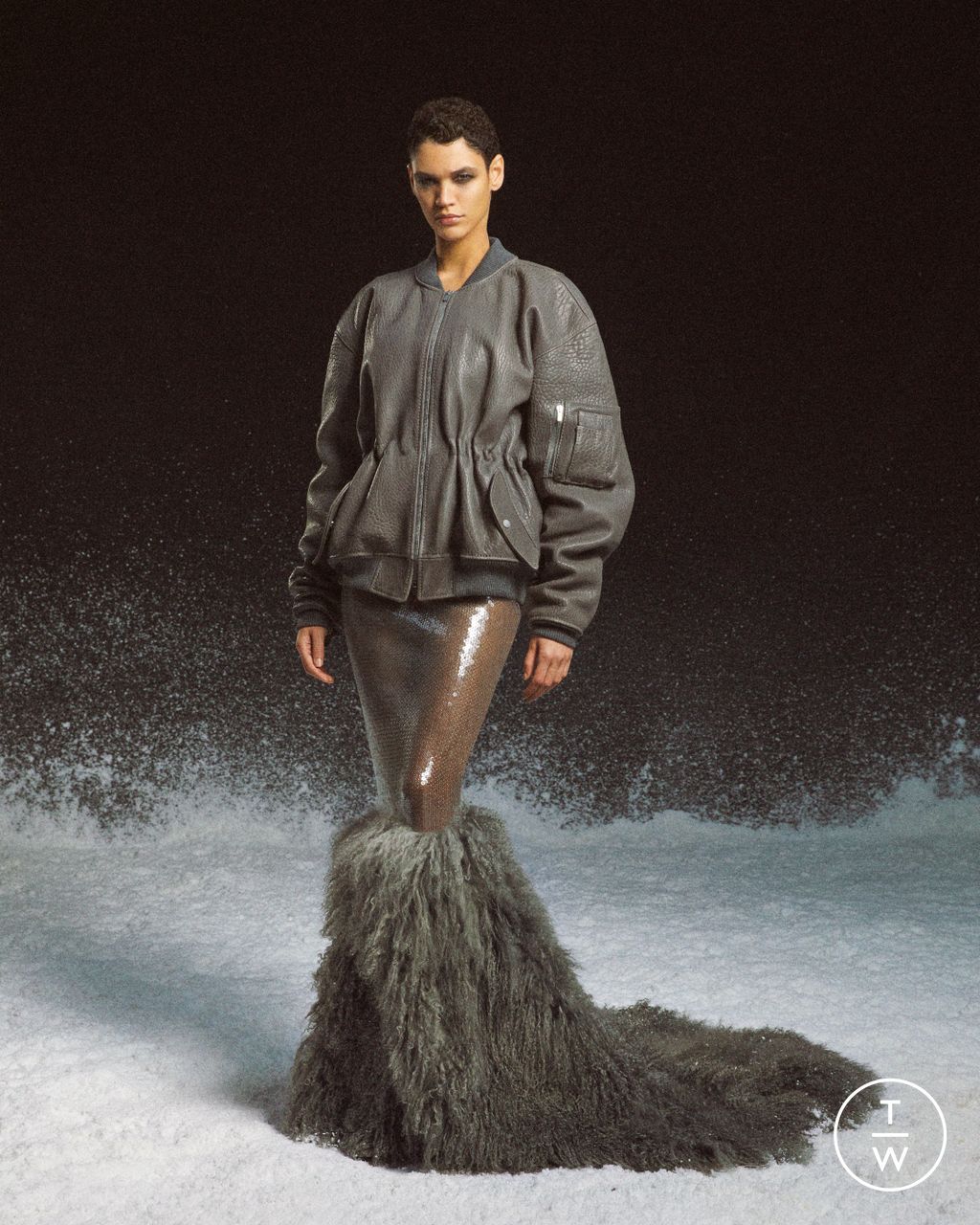 Fashion Week London Pre-Fall 2023 look 5 from the David Koma collection womenswear