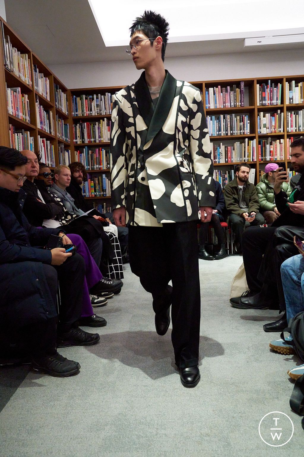Fashion Week Paris Fall/Winter 2024 look 4 from the Winnie collection 男装