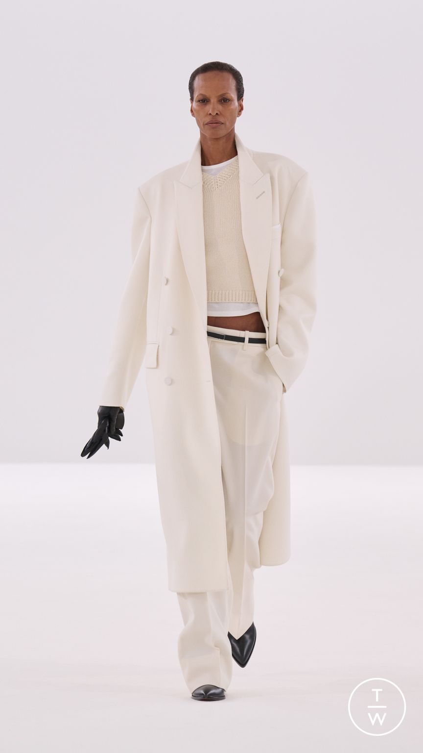 Fashion Week Paris Fall/Winter 2026 look 4 from the Tom Ford collection womenswear
