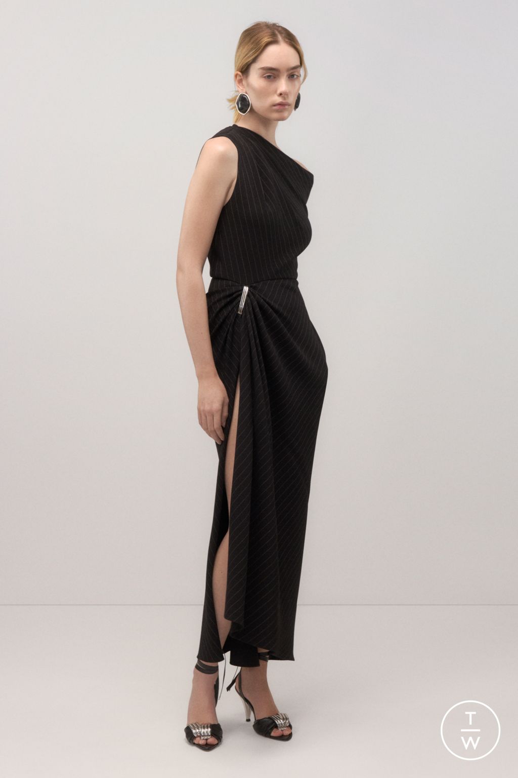 Fashion Week New York Pre-Fall 2025 look 5 from the Brandon Maxwell collection womenswear