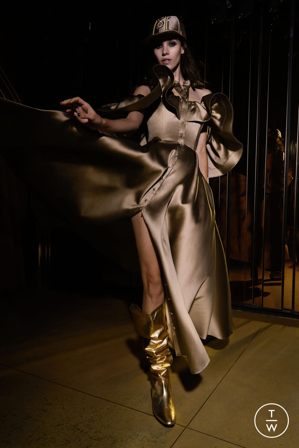 Fashion Week Paris Spring/Summer 2022 look 5 from the Alexis Mabille collection womenswear