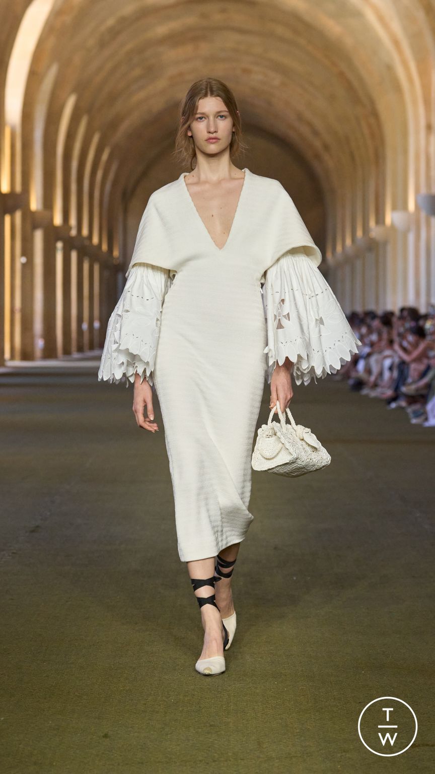 Fashion Week Paris Spring/Summer 2026 look 50 from the Jacquemus collection menswear