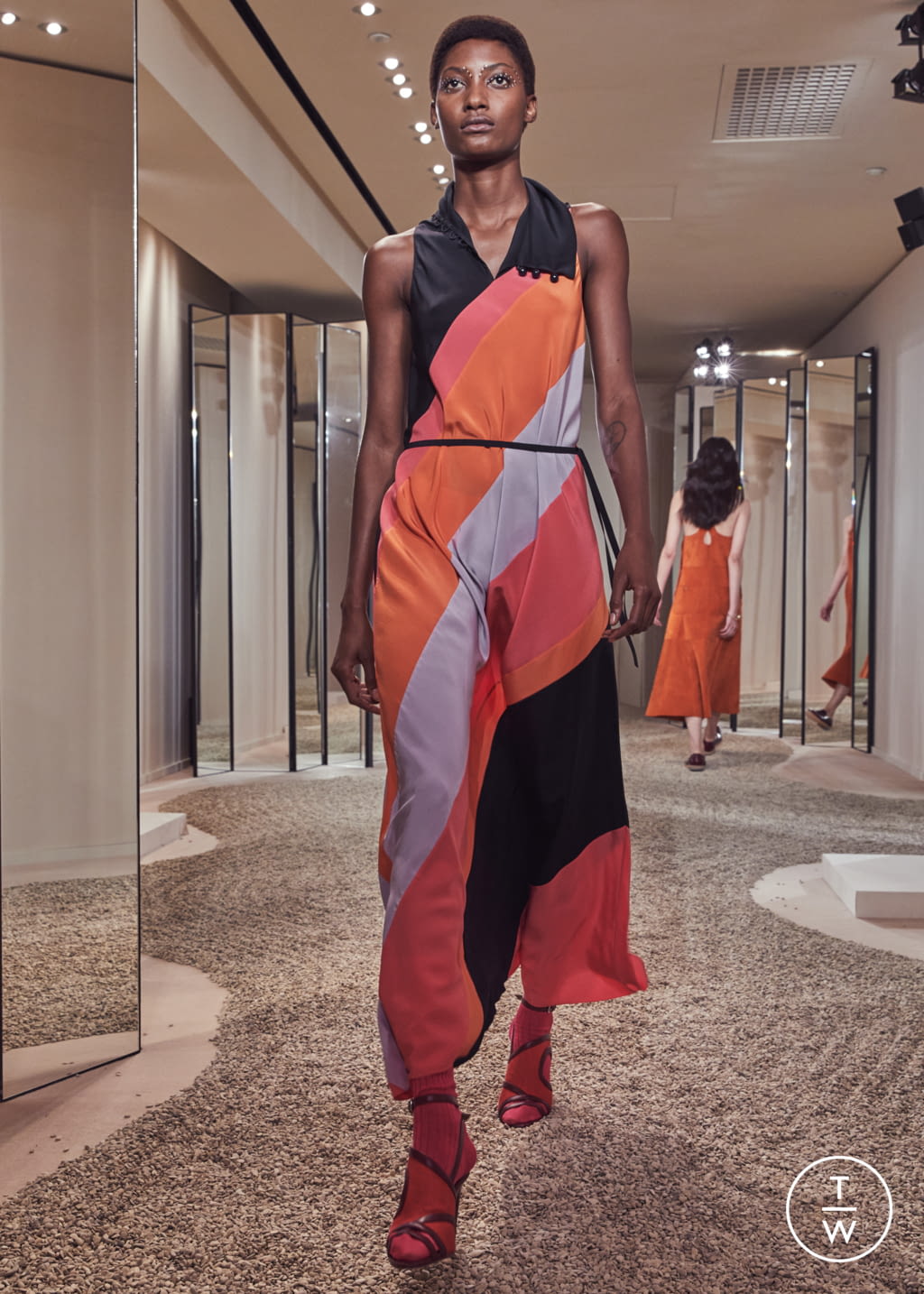 Fashion Week Paris Resort 2018 look 51 from the Hermès collection 女装