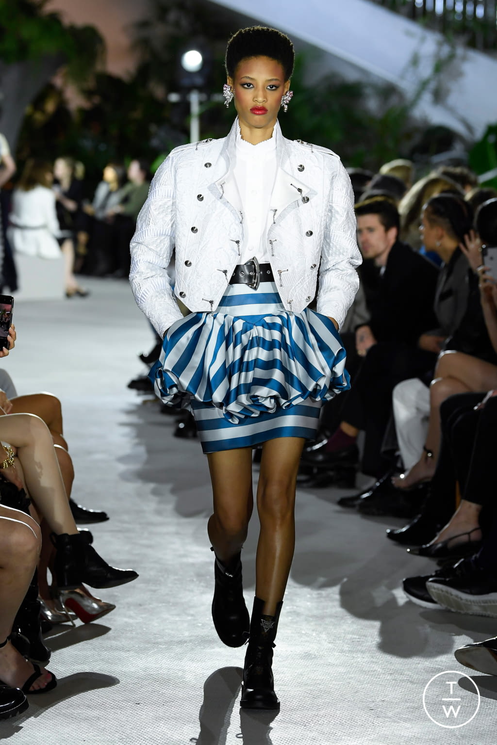 Fashion Week Paris Resort 2020 look 51 from the Louis Vuitton collection womenswear