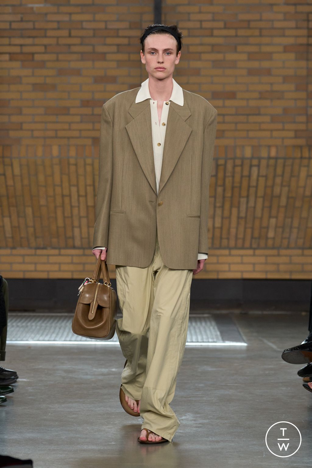 Fashion Week New York Spring/Summer 2026 look 52 from the Calvin Klein Collection collection womenswear