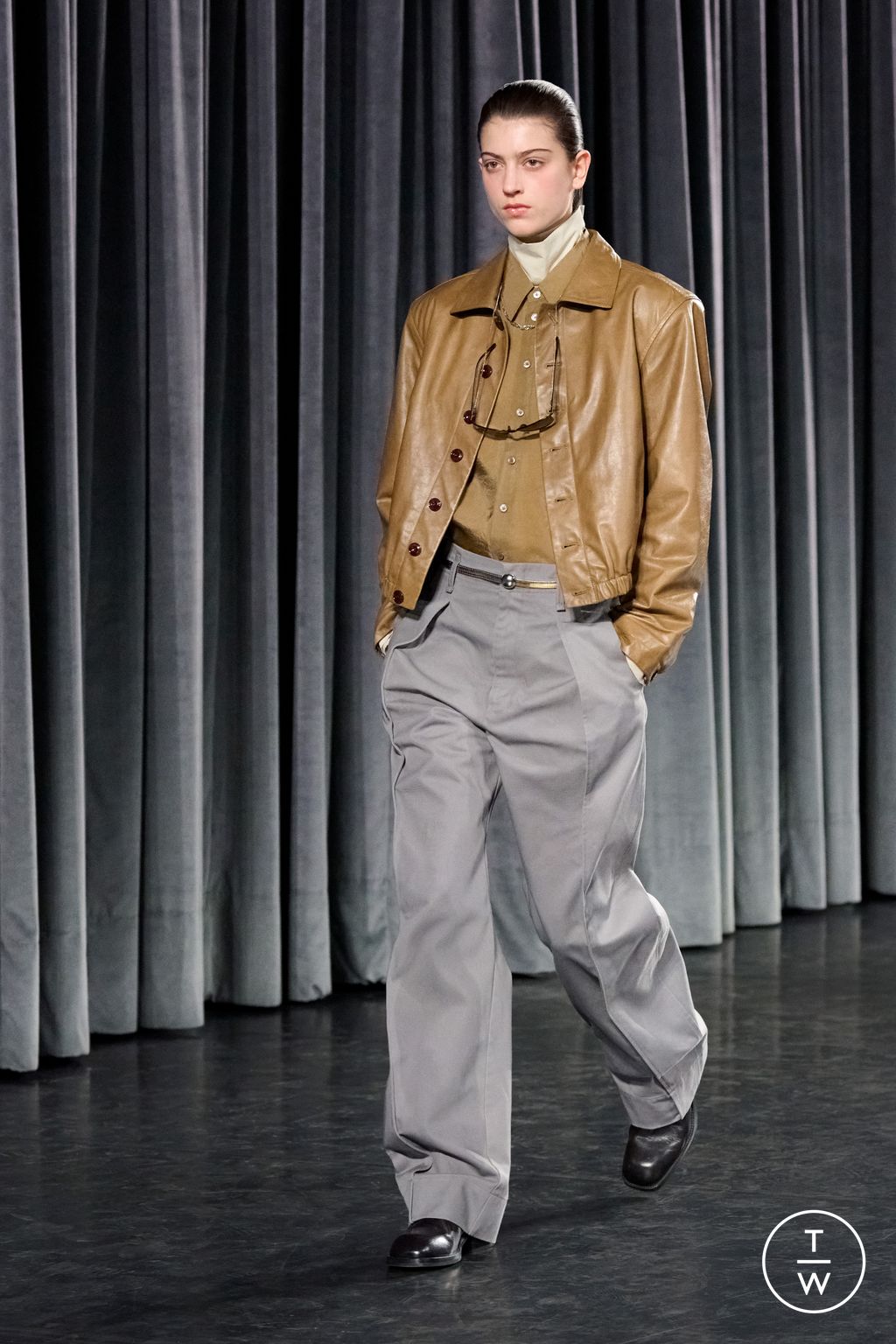 Fashion Week Paris Fall/Winter 2026 look 52 from the Lemaire collection menswear