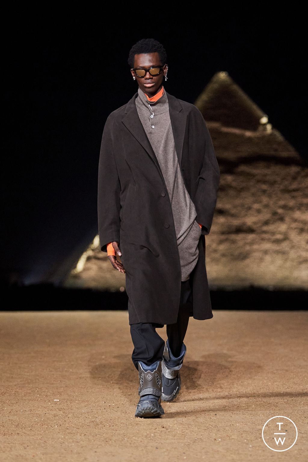 Fashion Week Paris Pre-Fall 2023 look 53 from the Dior Men collection menswear