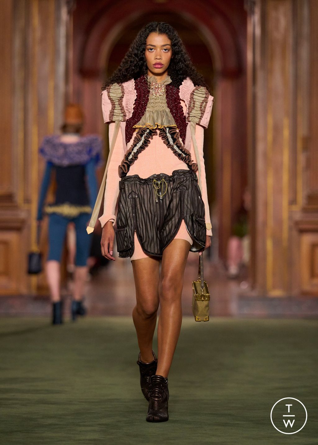 Fashion Week Paris Resort 2027 look 53 from the Louis Vuitton collection womenswear
