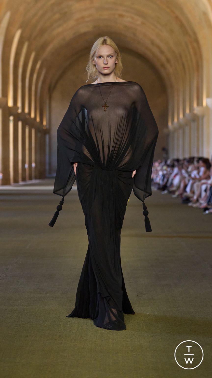 Fashion Week Paris Spring/Summer 2026 look 53 from the Jacquemus collection menswear