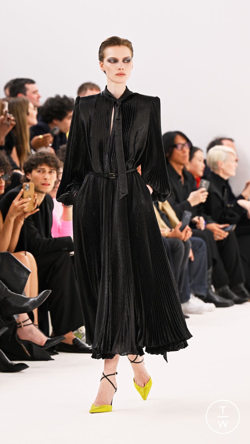 Fashion Week Paris Fall/Winter 2026 look 53 from the Tom Ford collection womenswear