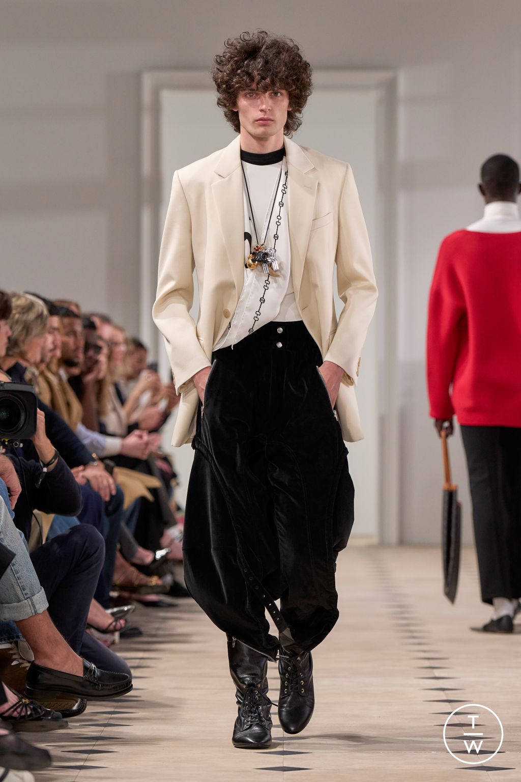Fashion Week Paris Spring/Summer 2026 look 55 from the Celine collection menswear