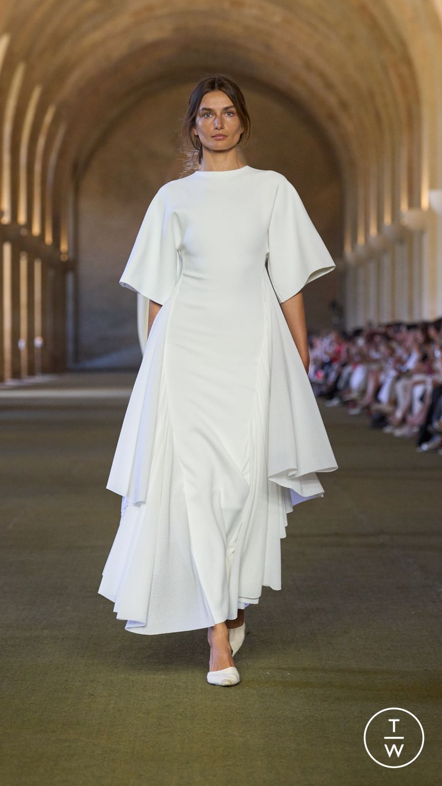 Fashion Week Paris Spring/Summer 2026 look 56 from the Jacquemus collection menswear