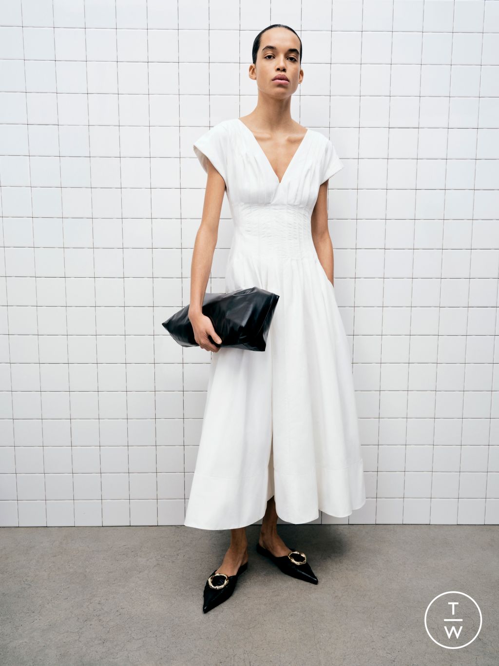 Fashion Week New York Pre-Fall 2025 look 6 from the Simkhai collection womenswear