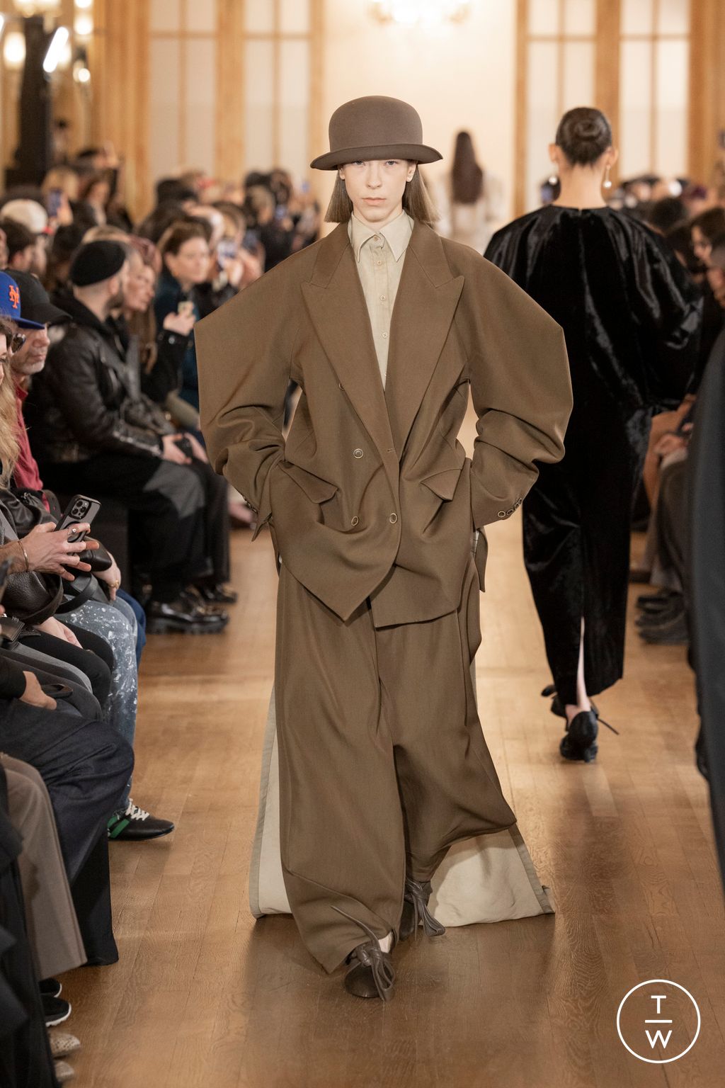 Fashion Week Paris Fall/Winter 2026 look 6 from the Uma Wang collection 女装