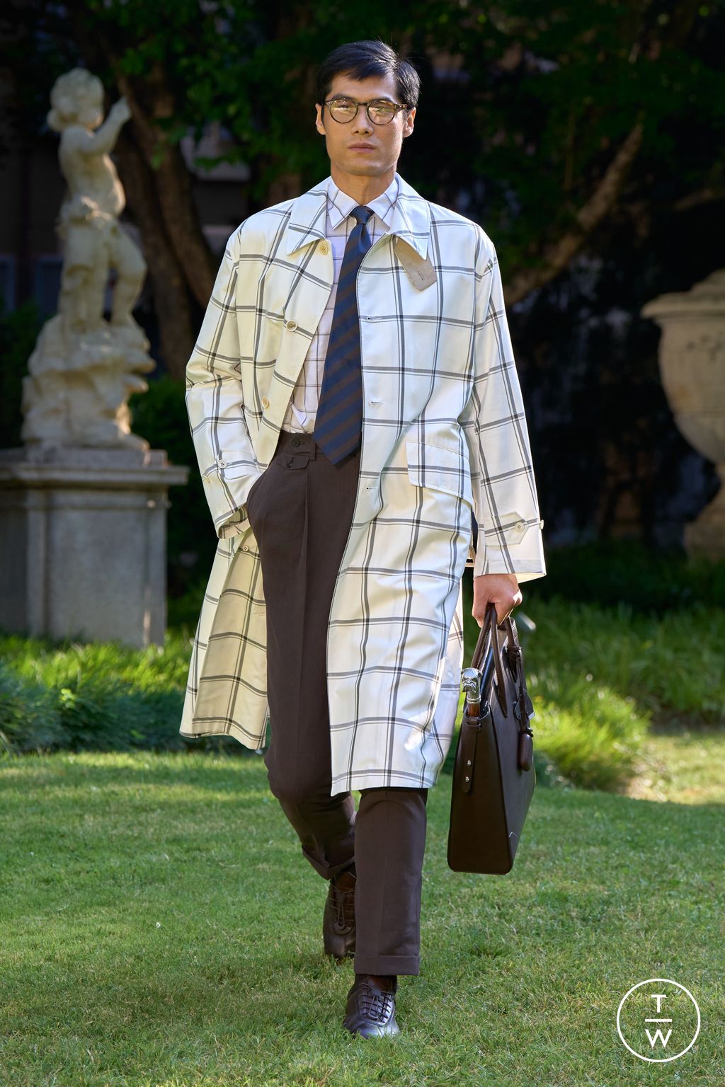 Fashion Week Milan Spring/Summer 2026 look 6 from the Dunhill collection menswear