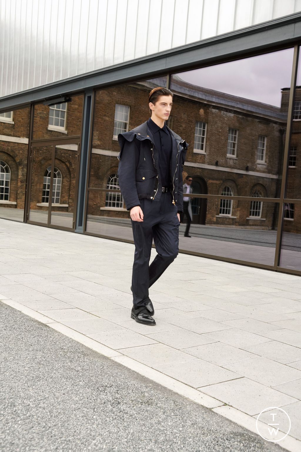 Fashion Week London Spring/Summer 2023 look 6 from the Dunhill collection menswear