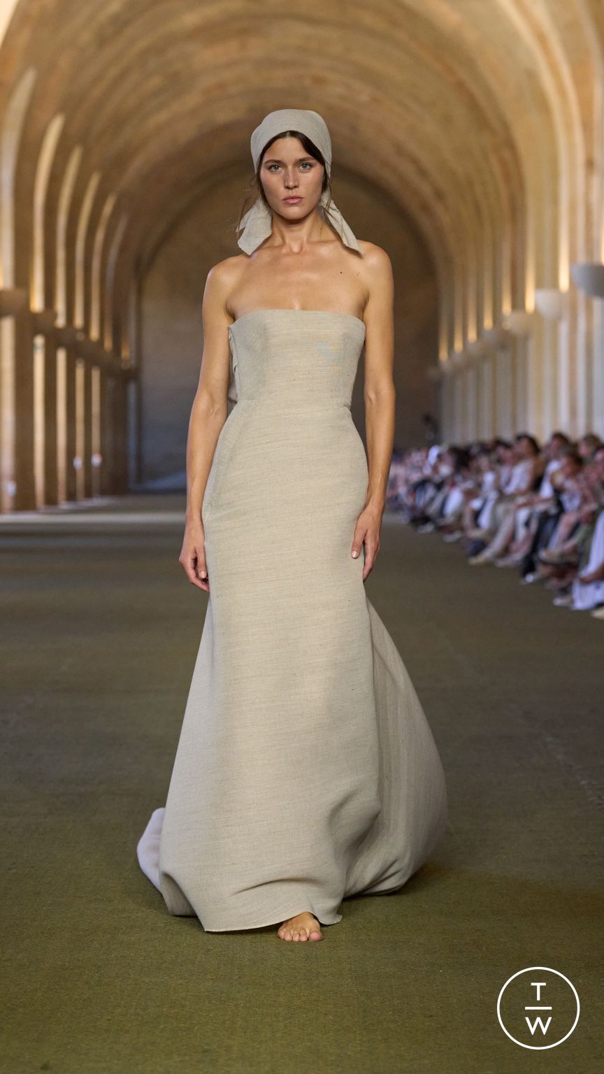 Fashion Week Paris Spring/Summer 2026 look 60 from the Jacquemus collection menswear