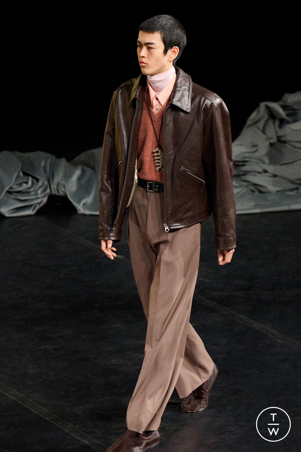 Fashion Week Paris Fall/Winter 2026 look 62 from the Lemaire collection menswear