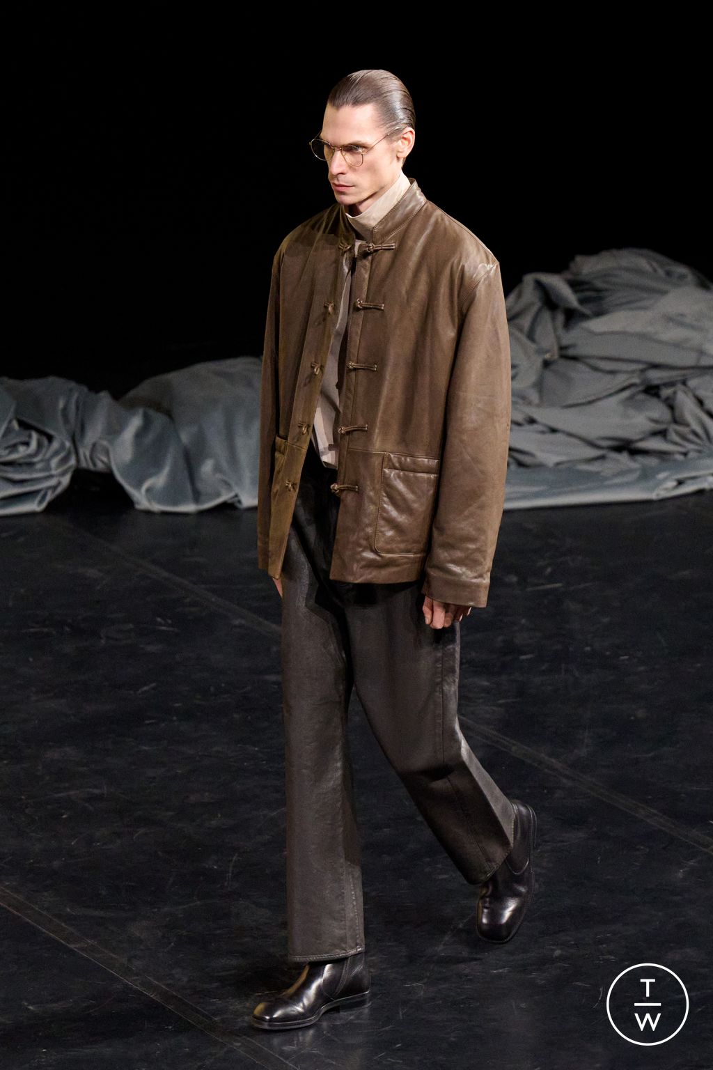 Fashion Week Paris Fall/Winter 2026 look 63 from the Lemaire collection menswear