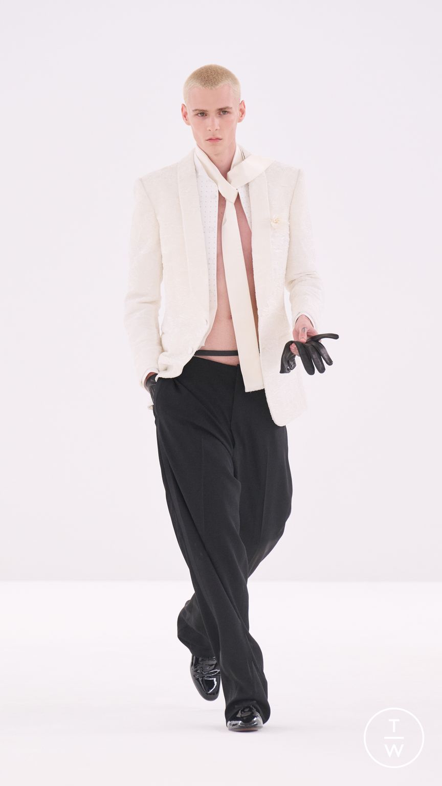 Fashion Week Paris Fall/Winter 2026 look 61 from the Tom Ford collection womenswear